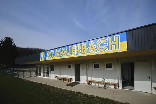 Das Vereinshaus mit dem Logo